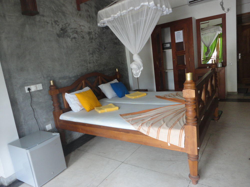 โอเชียน ริช ฮอลิเดย์ Hotel มิริสซา ภายนอก รูปภาพ