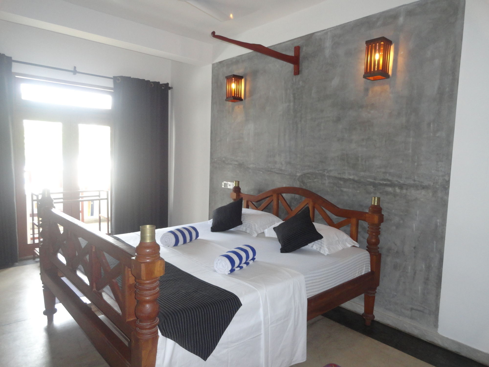 โอเชียน ริช ฮอลิเดย์ Hotel มิริสซา ภายนอก รูปภาพ