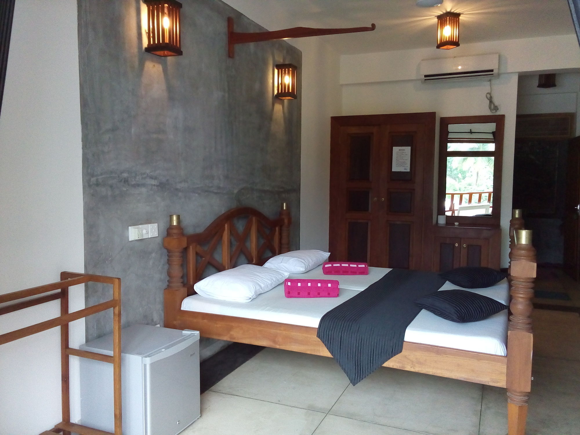 โอเชียน ริช ฮอลิเดย์ Hotel มิริสซา ภายนอก รูปภาพ